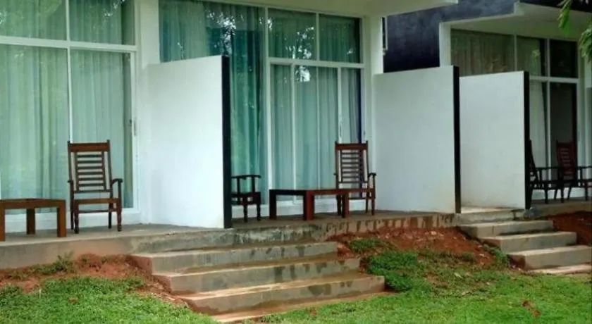 Bridge Hotel Negombo 2*,