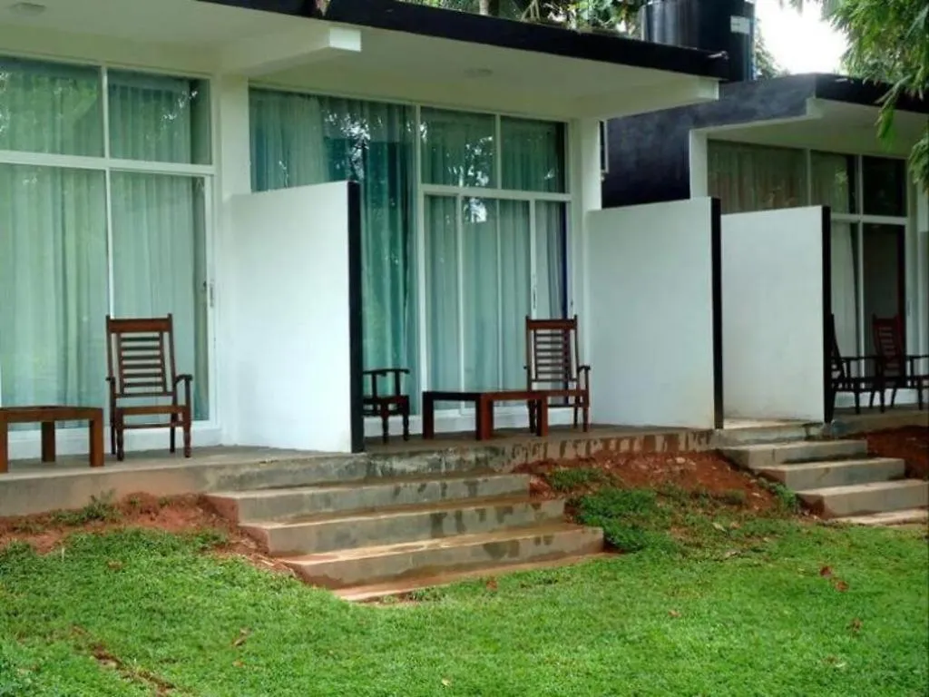 Bridge Hotel Negombo 2*,